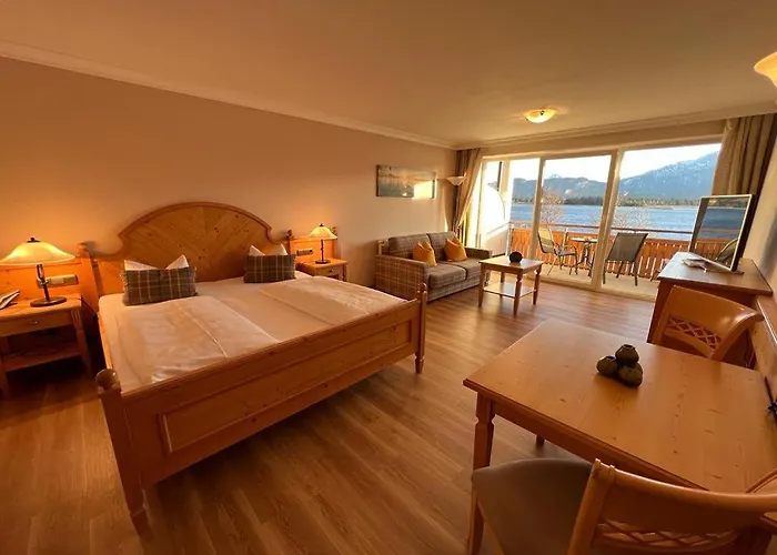 湖畔渔夫酒店 酒店 福森